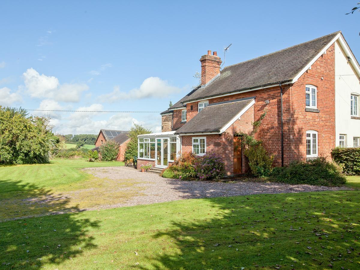 Fir Tree Cottage Standon Exterior photo